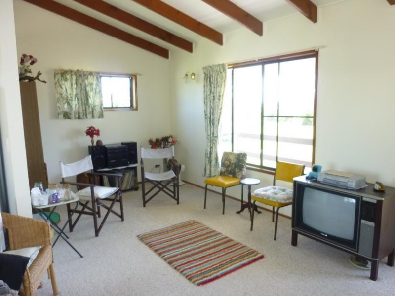 2 WATKINS STREET, Buxton QLD 4660