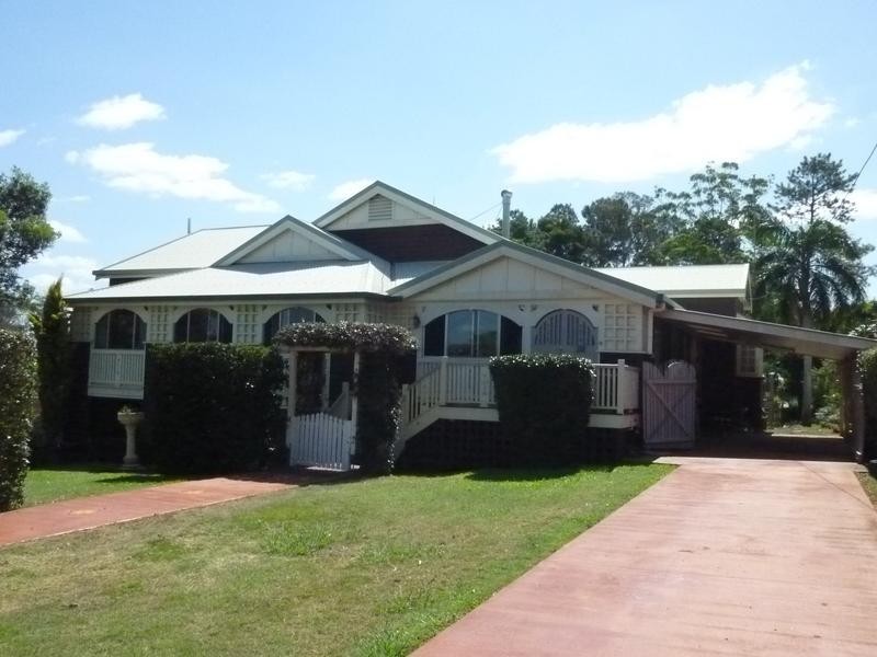 14 Taylor Street, Childers QLD 4660