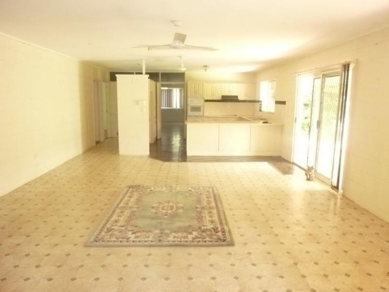 211 Rainbows Road, South Isis QLD 4660