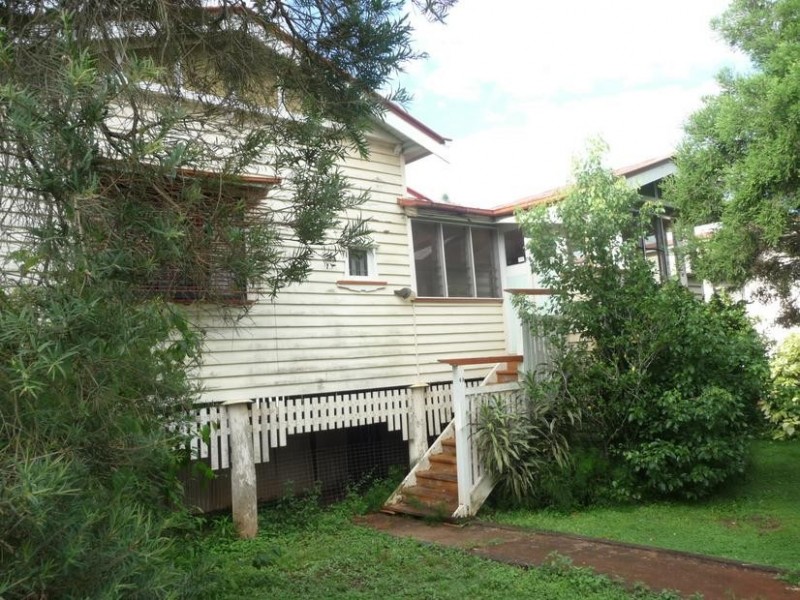 49 MACROSSAN STREET, Childers QLD 4660
