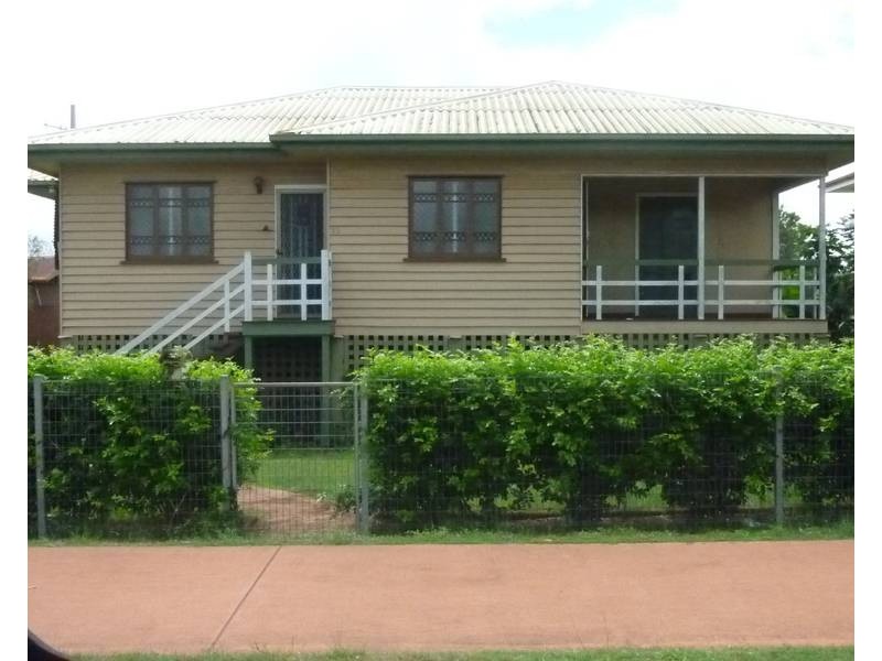 11 West Street, Childers QLD 4660