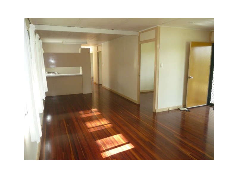 14 ELIZABETH STREET, Childers QLD 4660