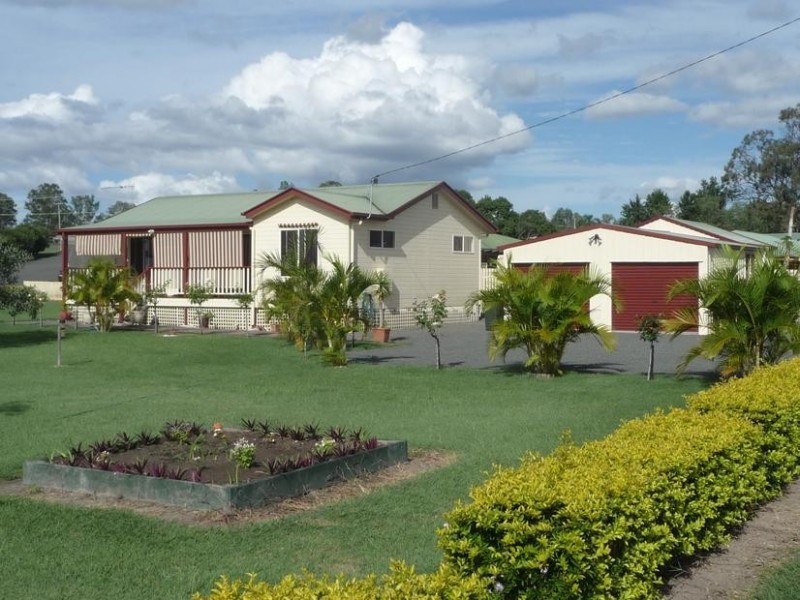 17 WILLIAM STREET, Biggenden QLD 4621