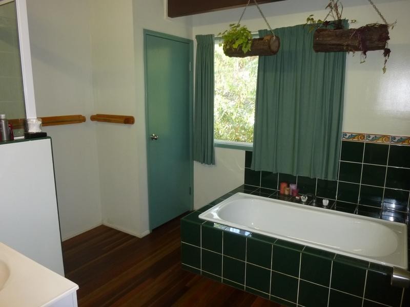 6 ROSENSTET LANE, Apple Tree Creek QLD 4660