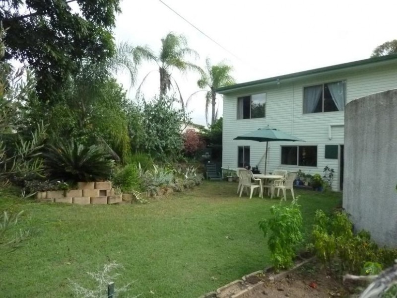 13 QUEEN STREET, Dallarnil QLD 4621