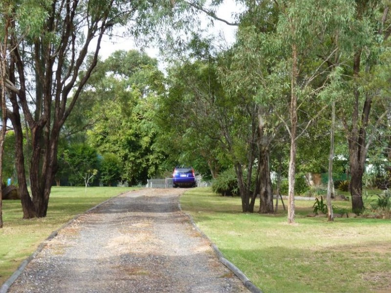 13 QUEEN STREET, Dallarnil QLD 4621