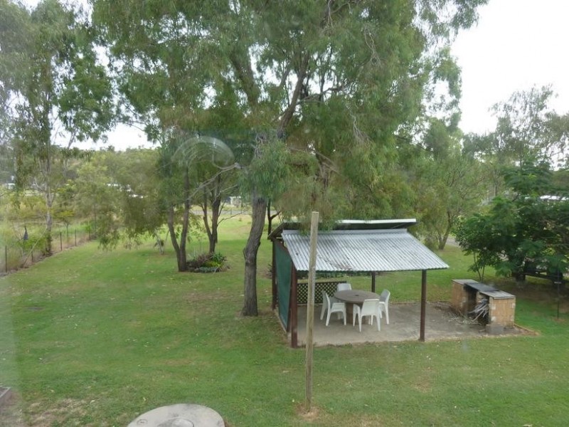 13 QUEEN STREET, Dallarnil QLD 4621