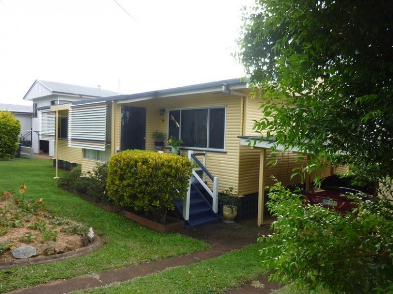 7 OAKES STREET, Childers QLD 4660