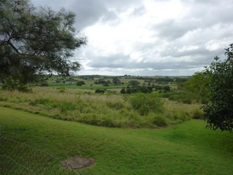 7 OAKES STREET, Childers QLD 4660