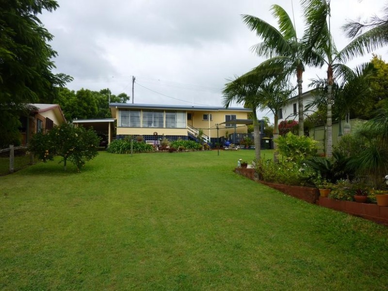 7 OAKES STREET, Childers QLD 4660