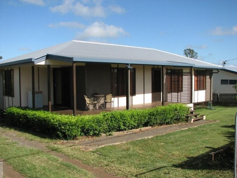 8 Horton Street, Biggenden QLD 4621