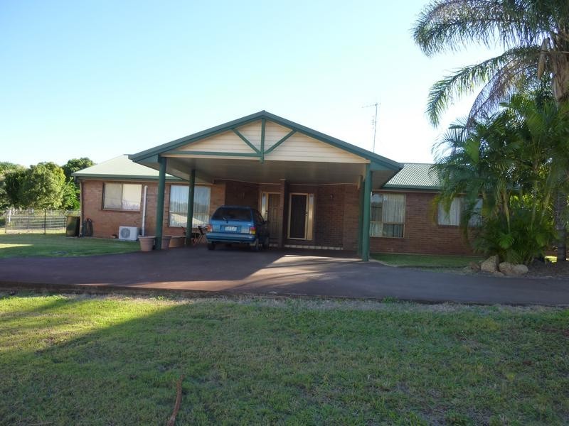 1 & 2/2 MUNGOMERY STREET, Childers QLD 4660