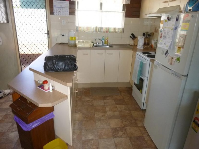 1 & 2/2 MUNGOMERY STREET, Childers QLD 4660