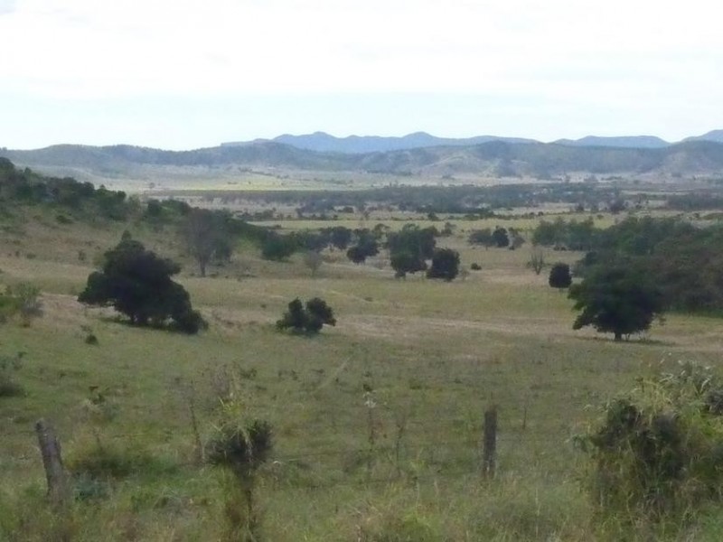 236 HUNTERS ROAD, Coalstoun Lakes QLD 4621