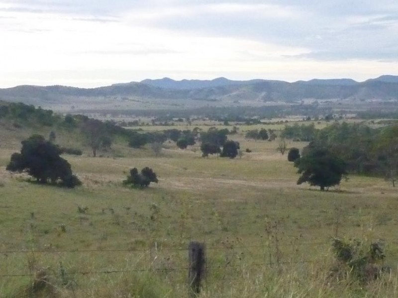 236 HUNTERS ROAD, Coalstoun Lakes QLD 4621