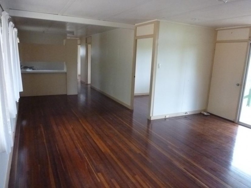 14 ELIZABETH STREET, Childers QLD 4660