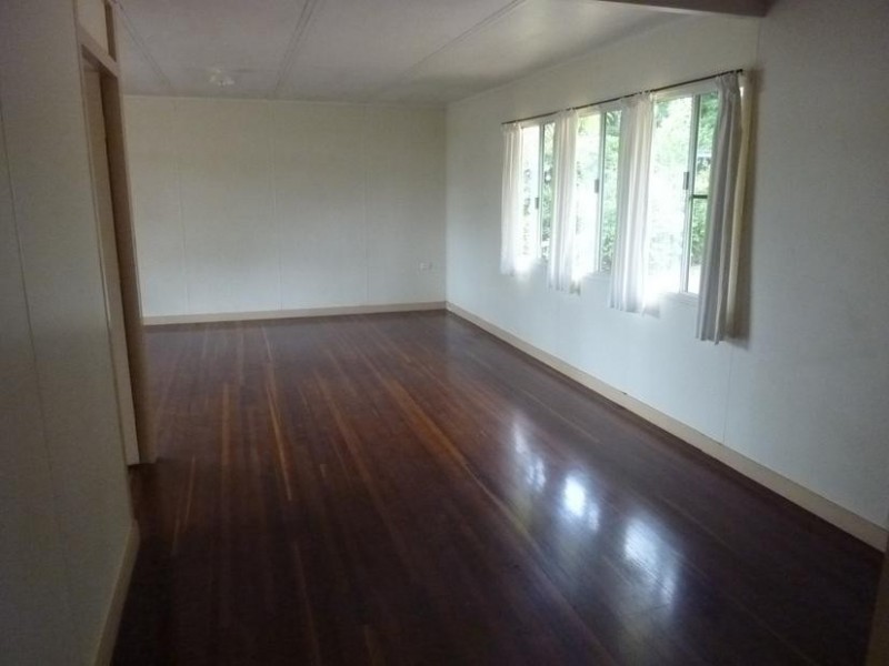 14 ELIZABETH STREET, Childers QLD 4660