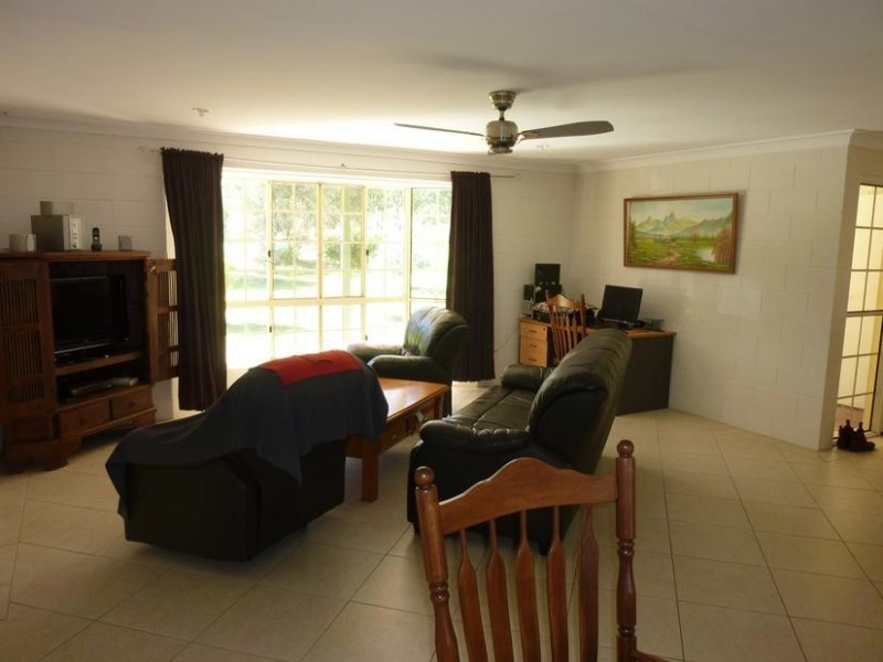 90 ADIES ROAD, ISIS CENTRAL, Childers QLD 4660