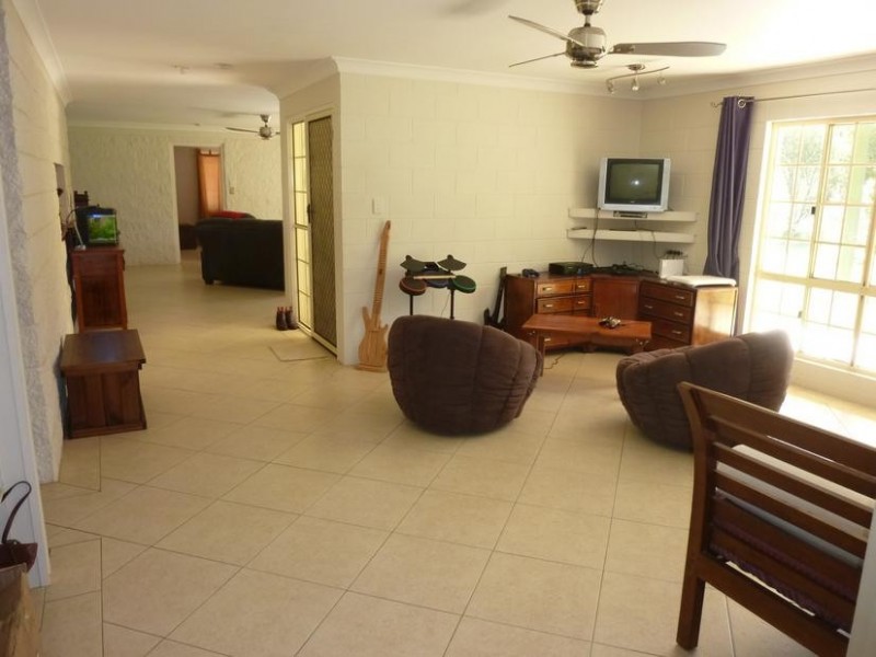 90 ADIES ROAD, ISIS CENTRAL, Childers QLD 4660