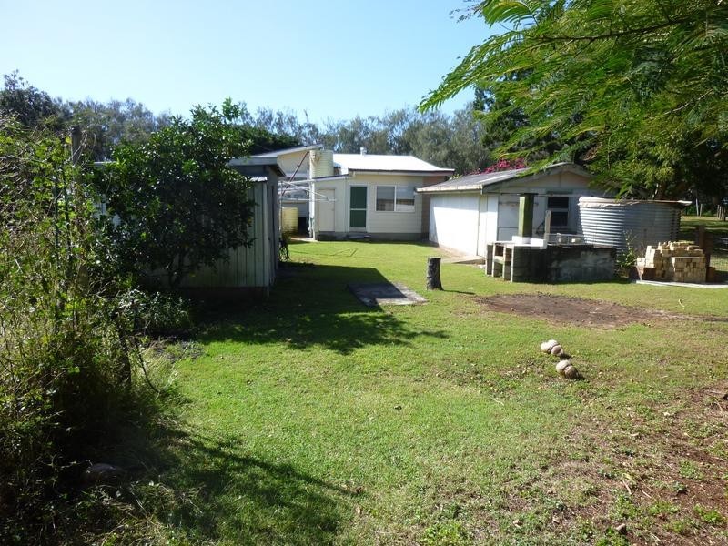 1 Esplanade, Woodgate QLD 4660