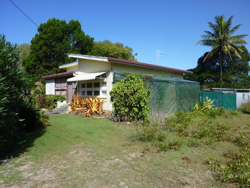 1 Esplanade, Woodgate QLD 4660