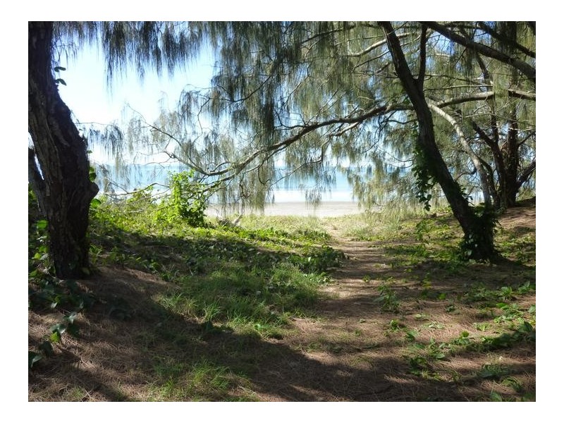 1 Esplanade, Woodgate QLD 4660