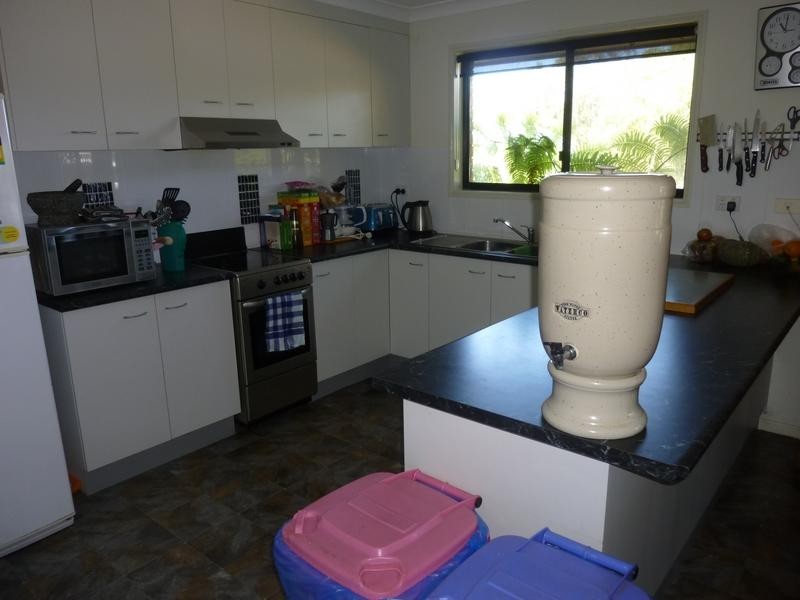 65 Thompson Road, Childers QLD 4660