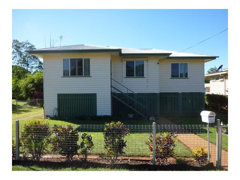 27 west street, Childers QLD 4660