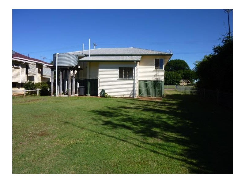 27 west street, Childers QLD 4660