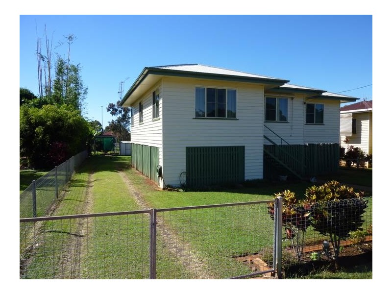 27 west street, Childers QLD 4660