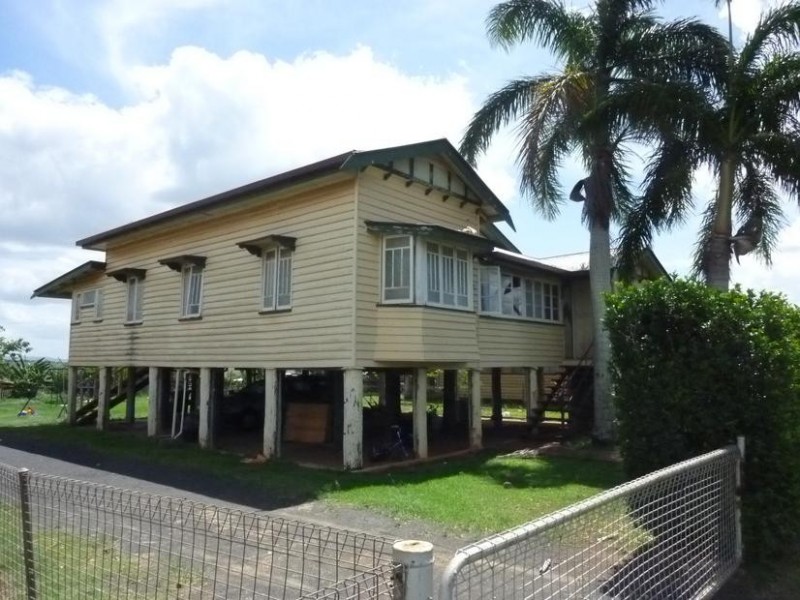 18 CHURCHILL STREET, Childers QLD 4660