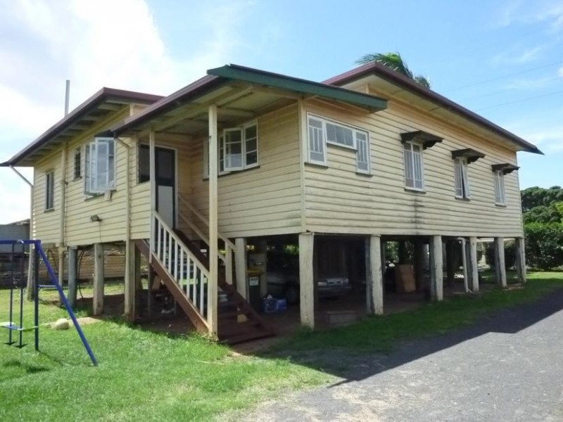18 CHURCHILL STREET, Childers QLD 4660