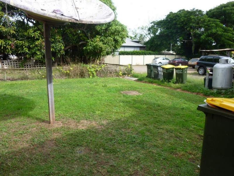 100 CHURCHILL STREET, Childers QLD 4660