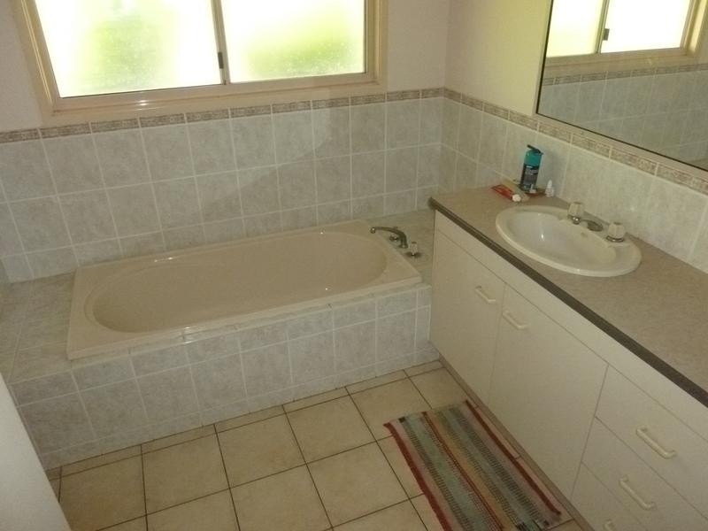 15 TALINGA COURT, Redridge QLD 4660