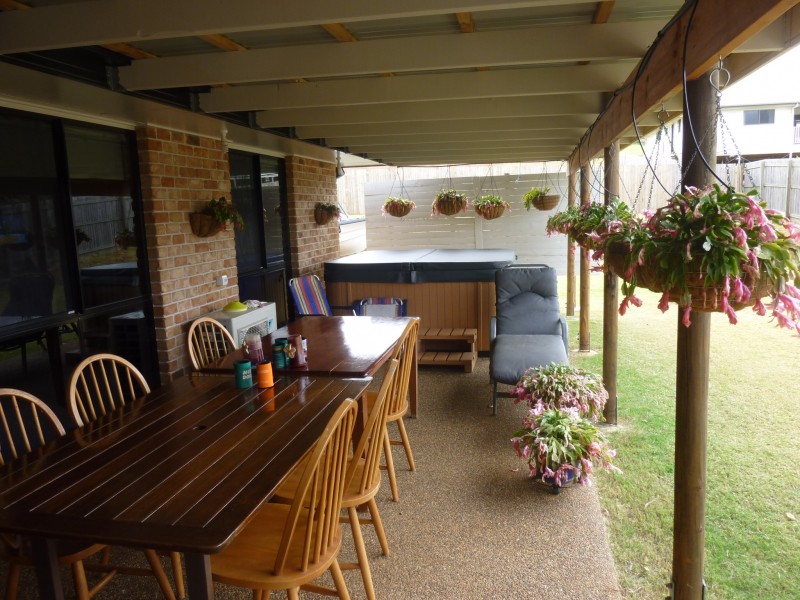 26 PIONEER AVENUE, Childers QLD 4660