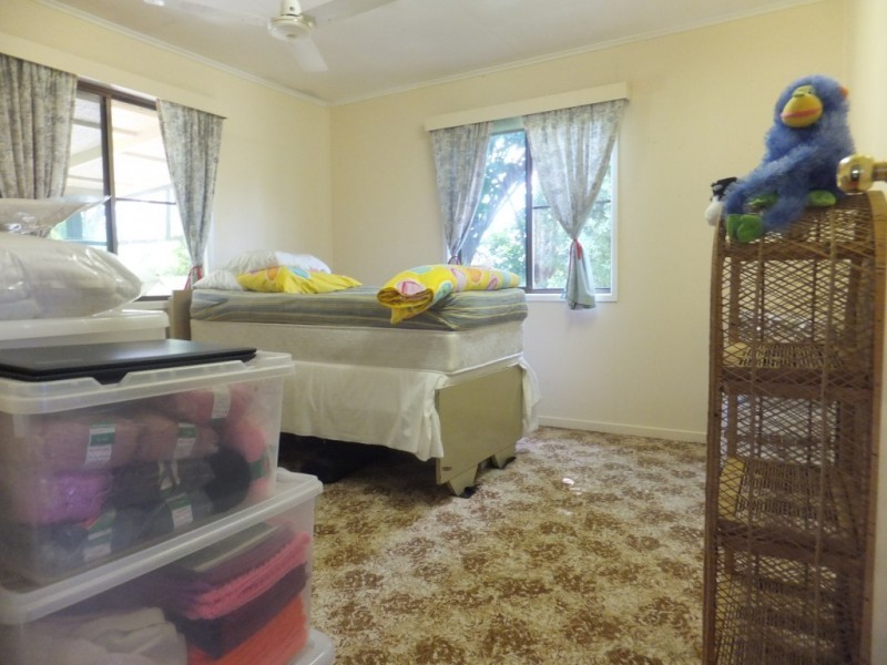 6 HULL STREET, Buxton QLD 4660