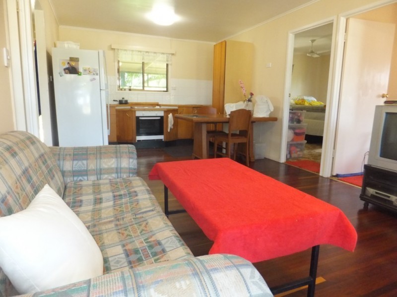 6 HULL STREET, Buxton QLD 4660