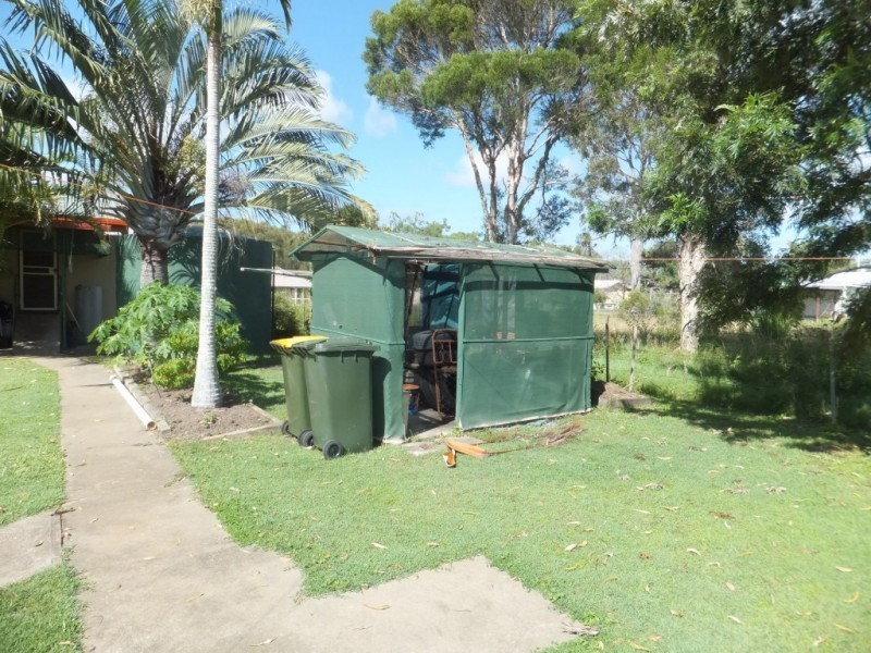 6 HULL STREET, Buxton QLD 4660