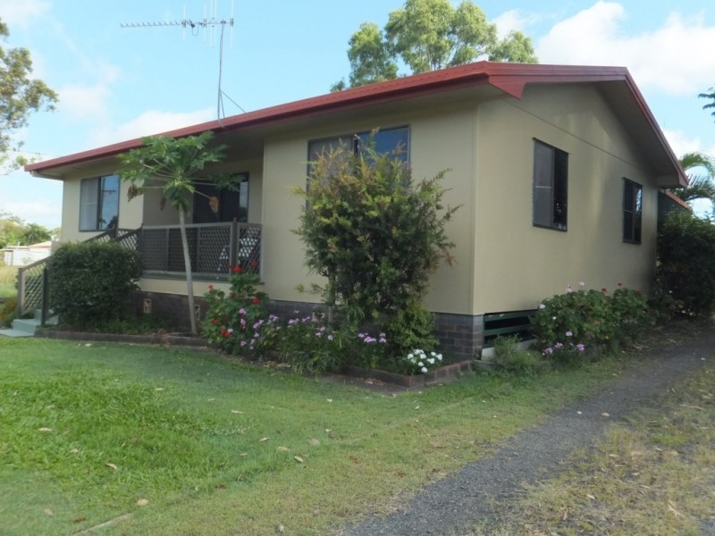 6 HULL STREET, Buxton QLD 4660