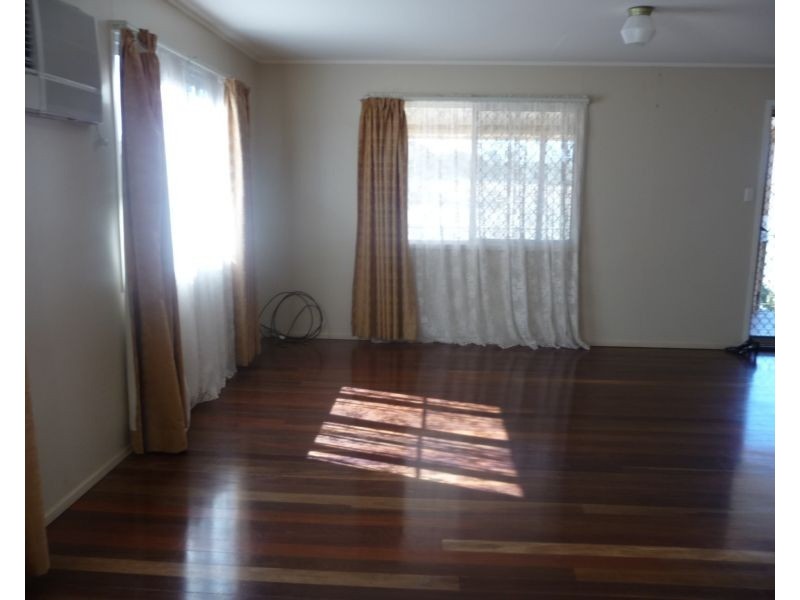10 Elizabeth Street, Childers QLD 4660