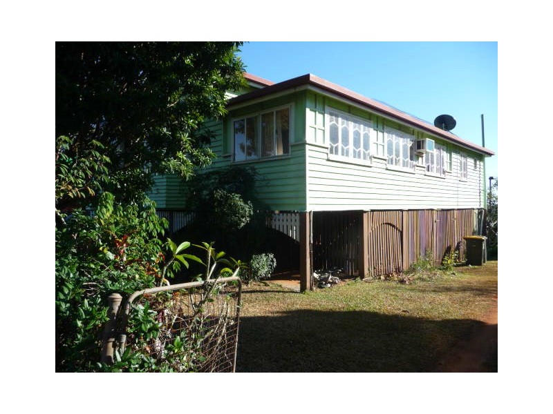105 Churchill Street, Childers QLD 4660