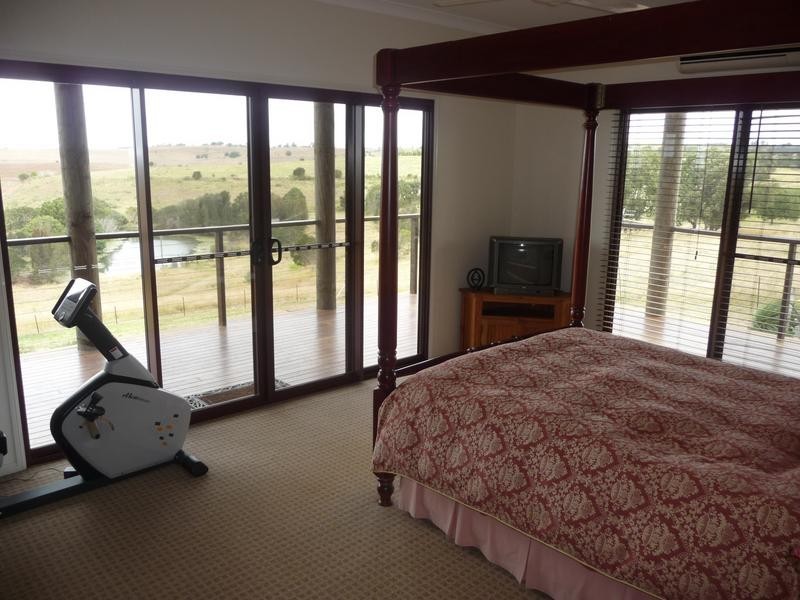 127 LYNWOOD ROAD, North Isis QLD 4660