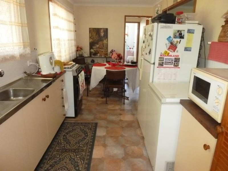10 SMITH STREET, Buxton QLD 4660