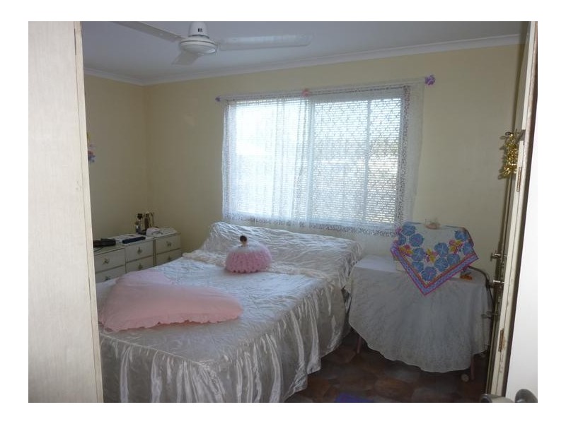10 SMITH STREET, Buxton QLD 4660