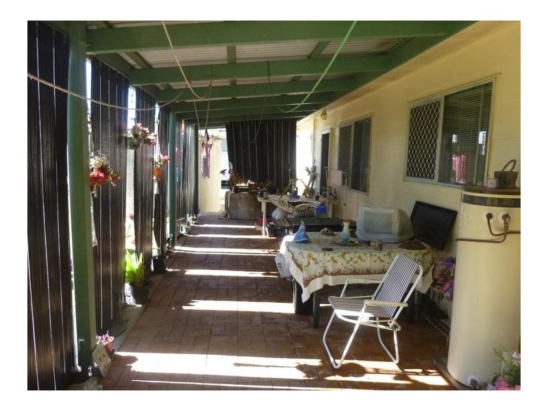 10 SMITH STREET, Buxton QLD 4660