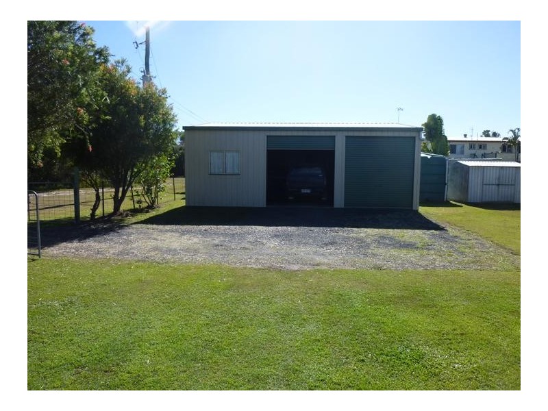 10 SMITH STREET, Buxton QLD 4660