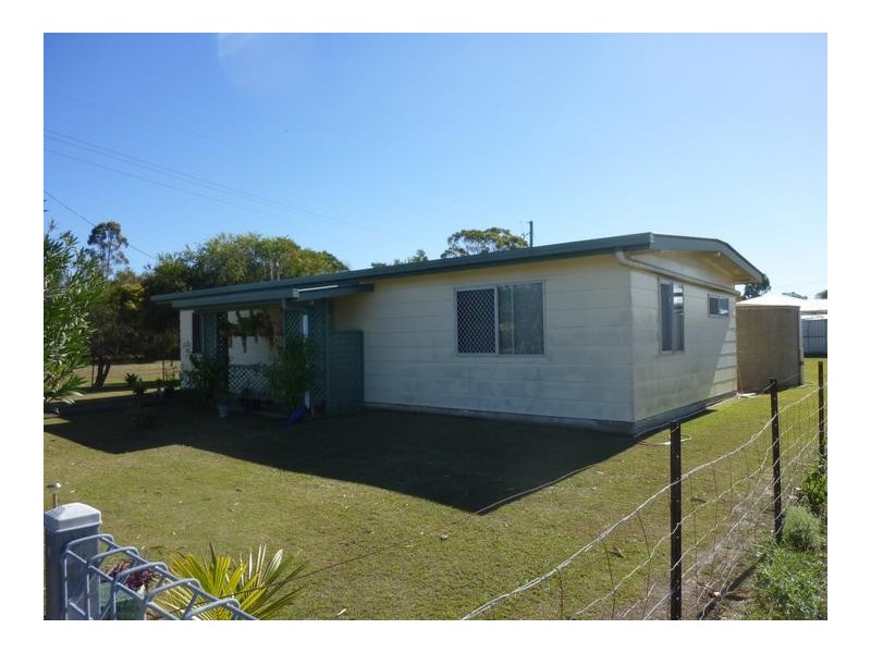 10 SMITH STREET, Buxton QLD 4660