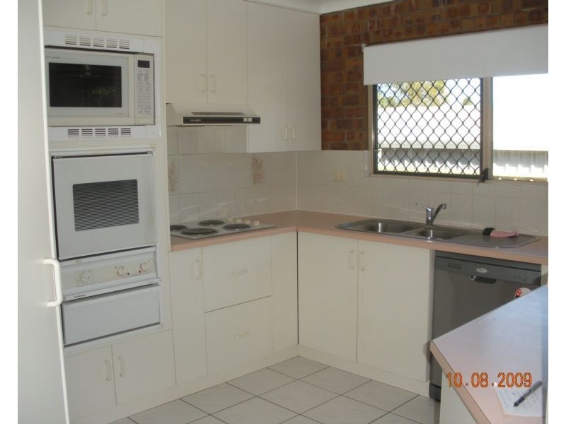 3/5 Cevn Street, Childers QLD 4660