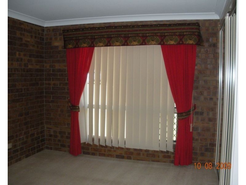 3/5 Cevn Street, Childers QLD 4660