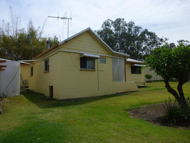 35 TYNDALL STREET, Apple Tree Creek QLD 4660
